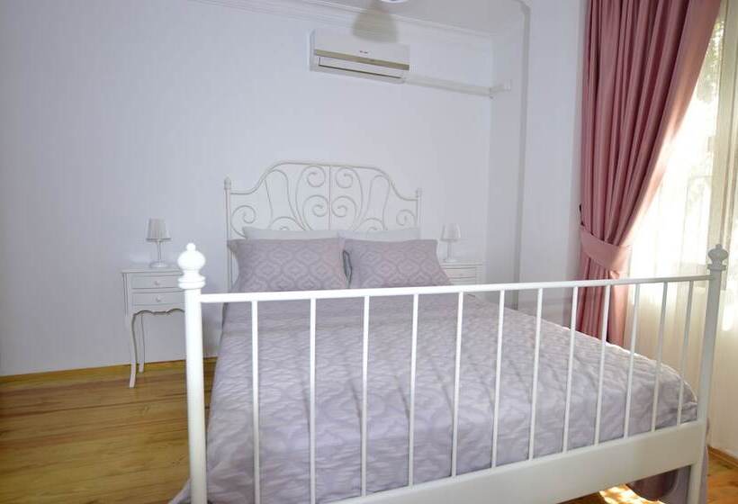 Bed and Breakfast Alayaz