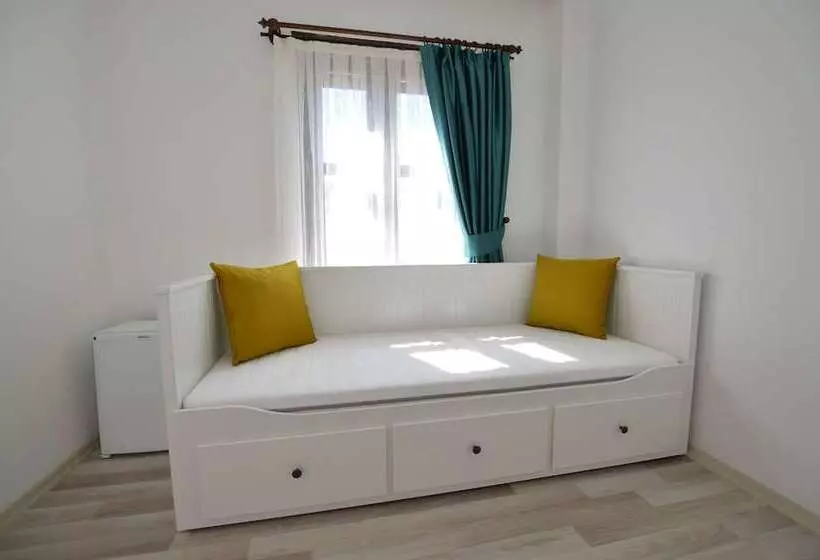 Bed and Breakfast Alayaz
