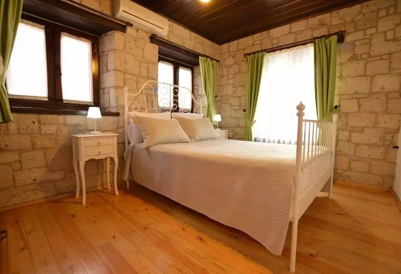 Bed and Breakfast Alayaz