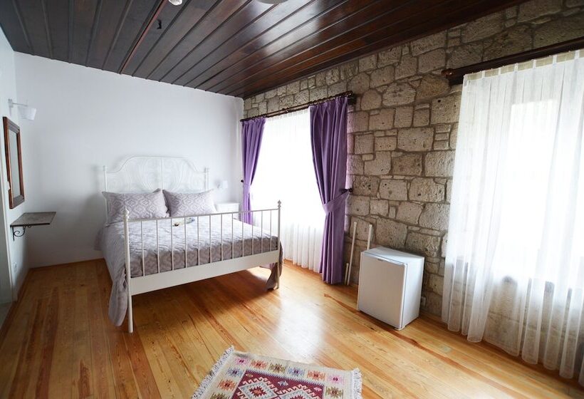 Bed and Breakfast Alayaz