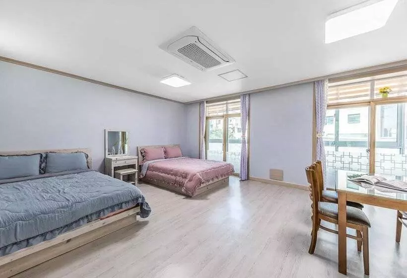 Goseong Gamnamu Pension