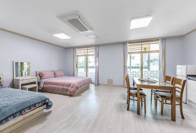 Goseong Gamnamu Pension