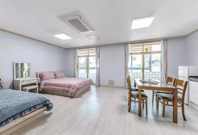 Goseong Gamnamu Pension