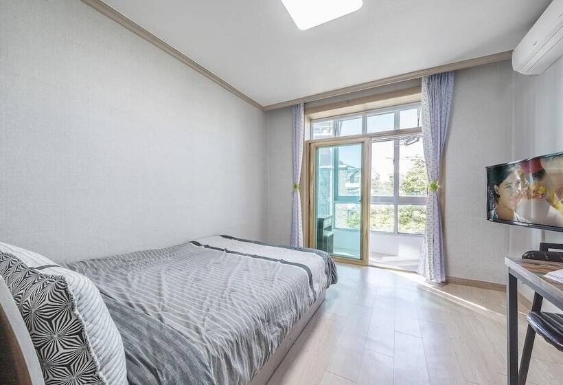 Goseong Gamnamu Pension