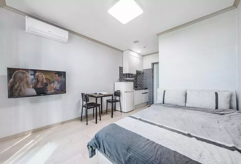 Goseong Gamnamu Pension