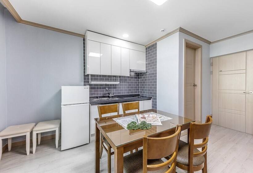 Goseong Gamnamu Pension