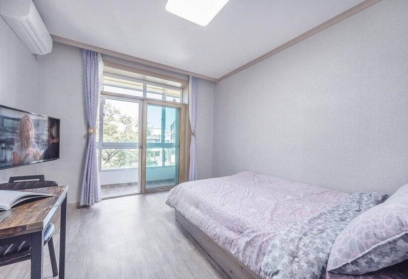 Goseong Gamnamu Pension