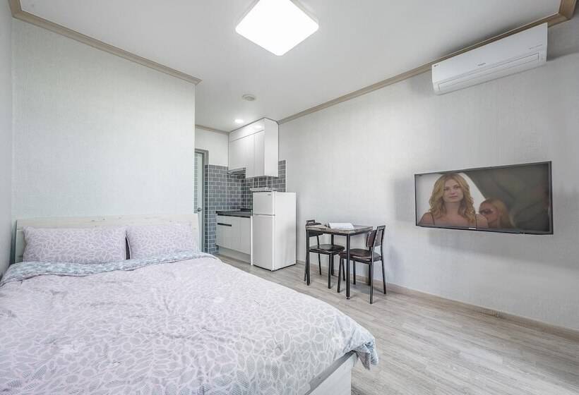 Goseong Gamnamu Pension