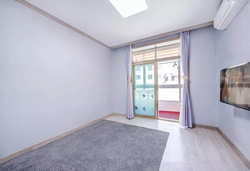 Goseong Gamnamu Pension