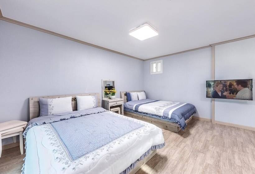 Goseong Gamnamu Pension