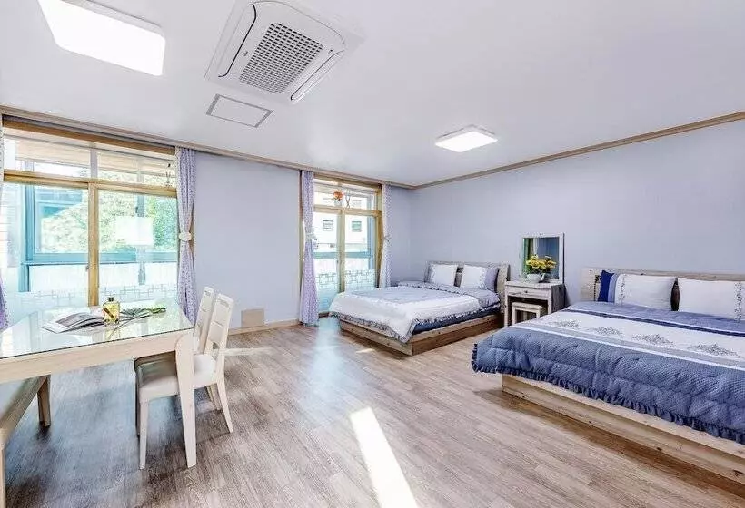 Goseong Gamnamu Pension