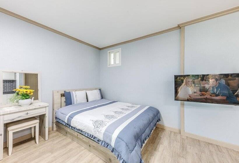 Goseong Gamnamu Pension