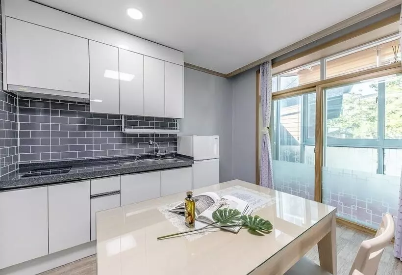 Goseong Gamnamu Pension