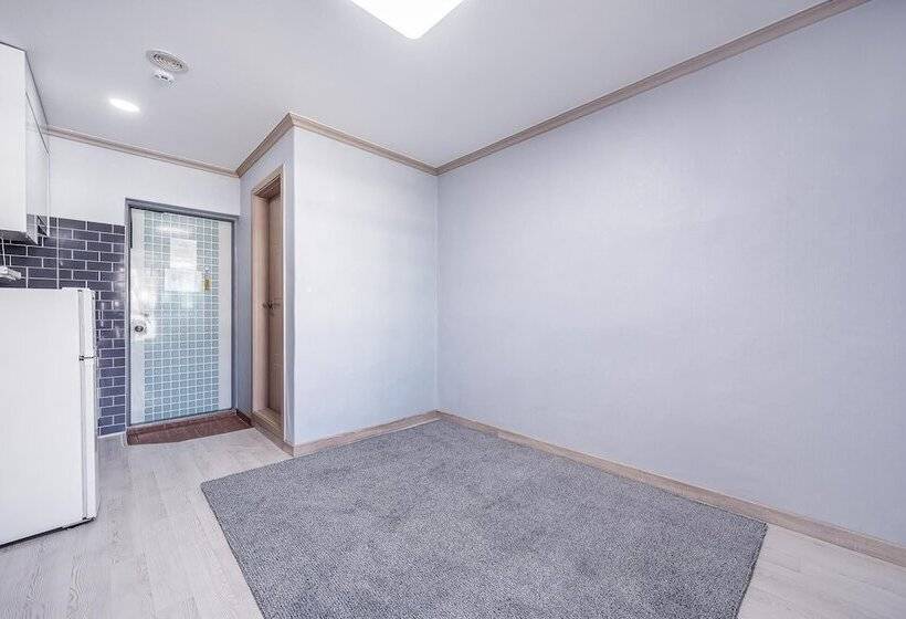 Goseong Gamnamu Pension