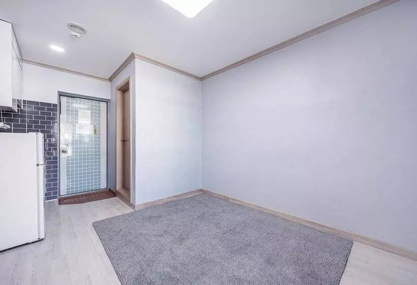 Goseong Gamnamu Pension