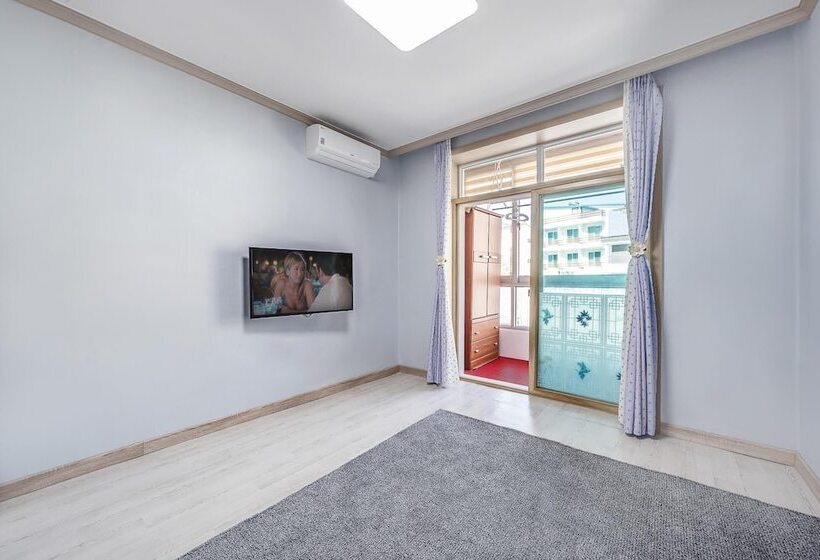 Goseong Gamnamu Pension