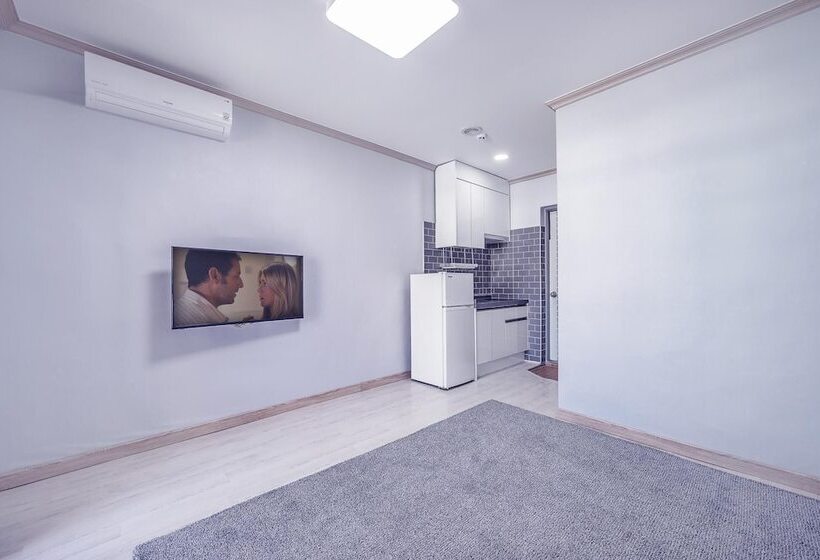 Goseong Gamnamu Pension