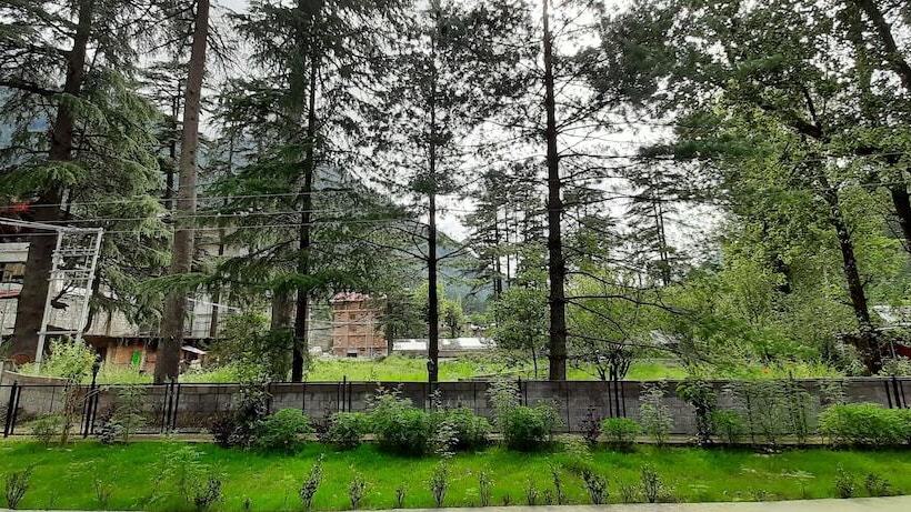 هتل Aman Palace Kasol