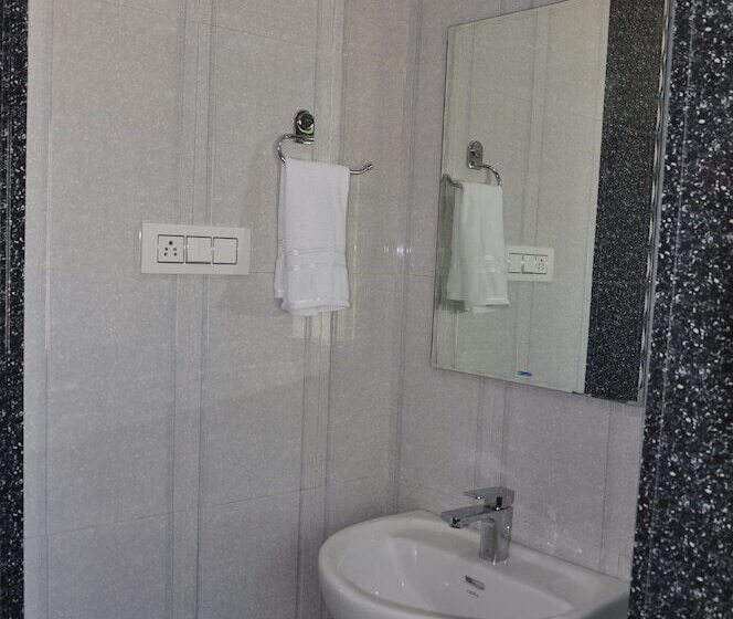 هتل Aman Palace Kasol