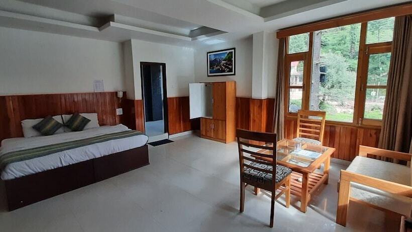 هتل Aman Palace Kasol