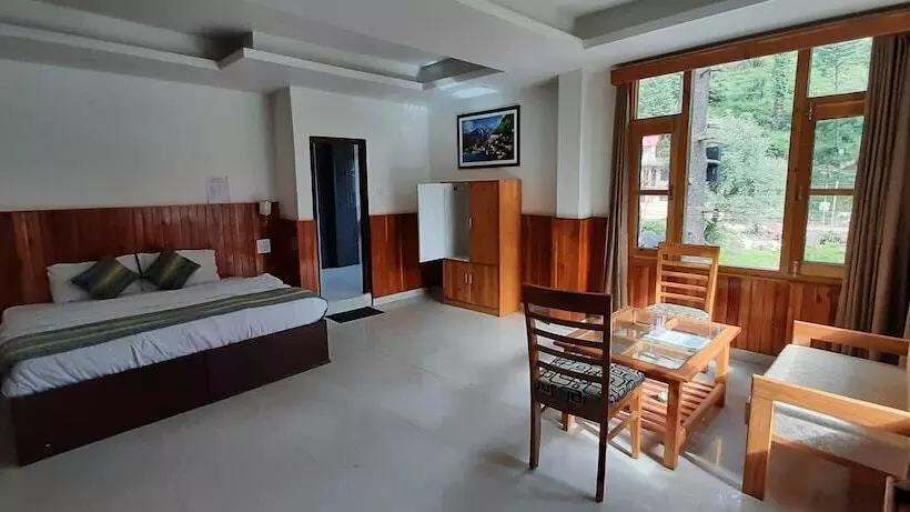 هتل Aman Palace Kasol