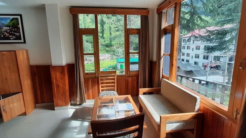 هتل Aman Palace Kasol