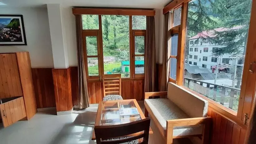 هتل Aman Palace Kasol