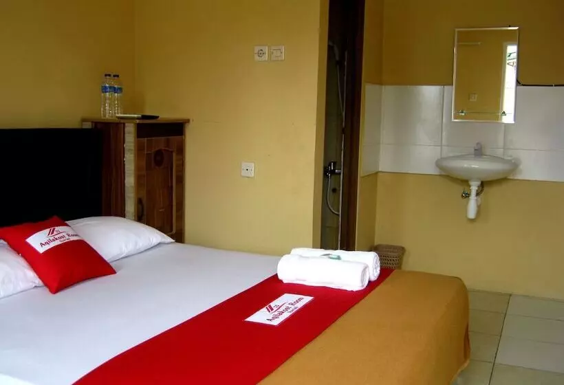 Hotelli Aqilakost N Cafe Gadog Puncak