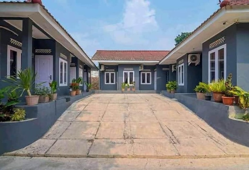 Szálloda Aqilakost N Cafe Gadog Puncak