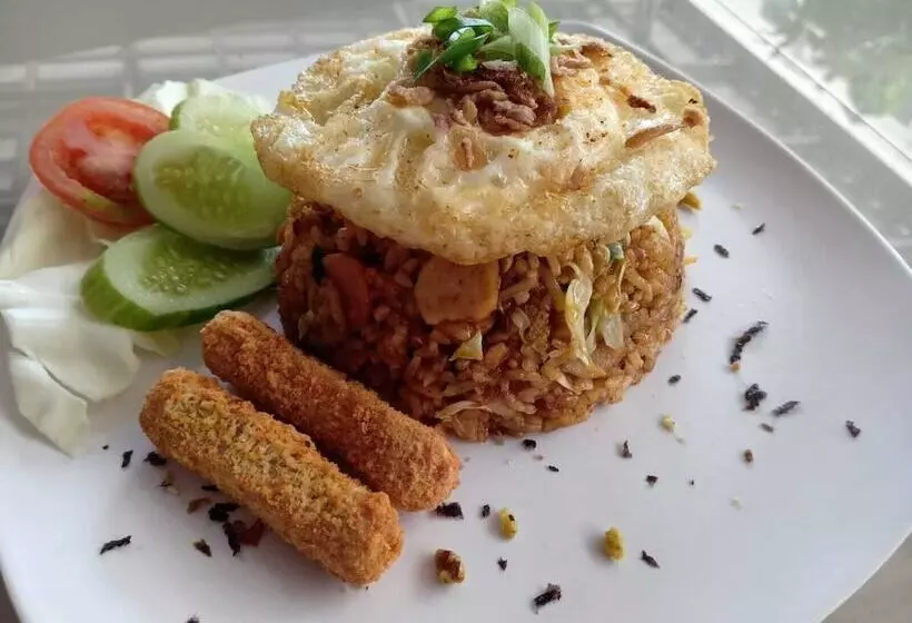 Hotelli Aqilakost N Cafe Gadog Puncak