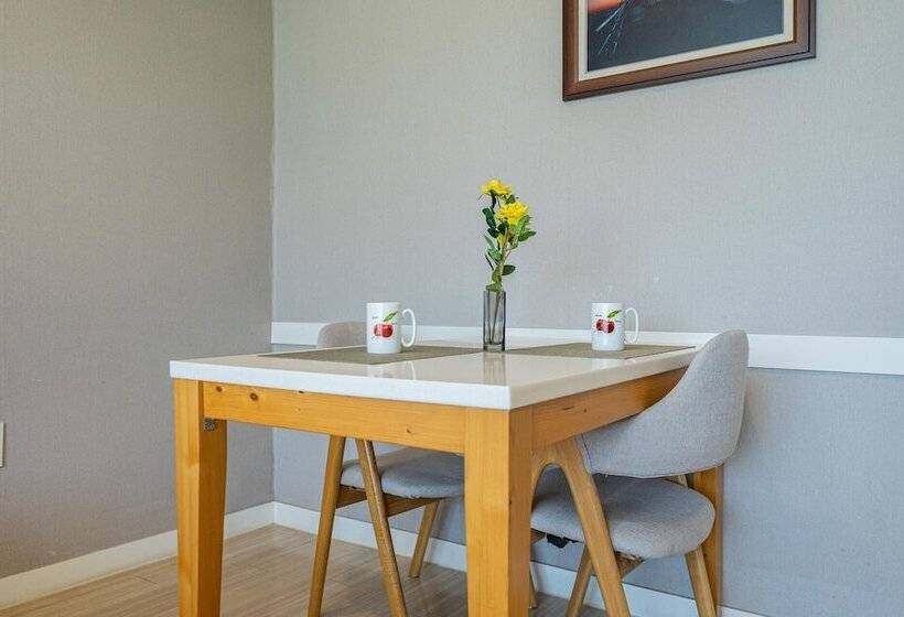 Отель Goseong Sunshine Beach Pension