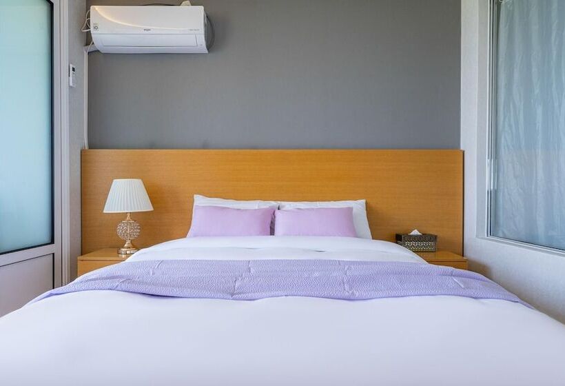 Отель Goseong Sunshine Beach Pension