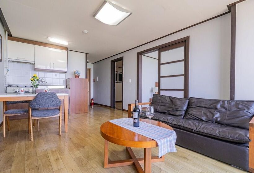 Отель Goseong Sunshine Beach Pension