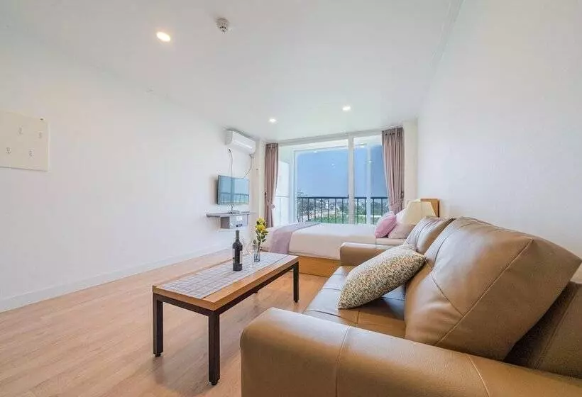 هتل Goseong Sunshine Beach Pension