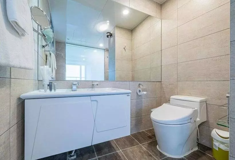 هتل Goseong Sunshine Beach Pension