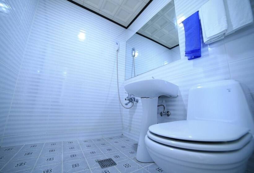 Отель Goseong Sunshine Beach Pension