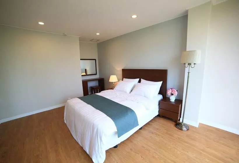 هتل Goseong Sunshine Beach Pension