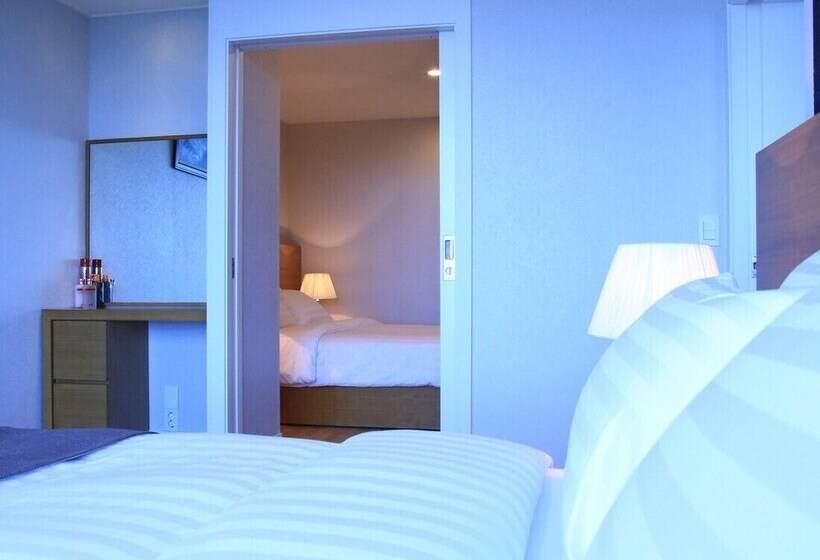 Отель Goseong Sunshine Beach Pension