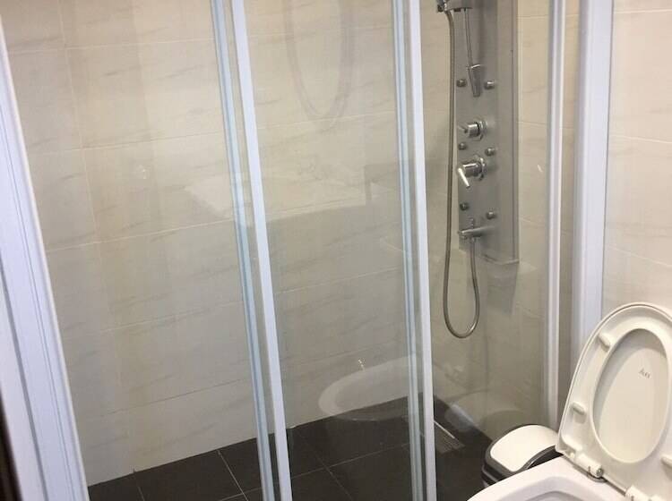 پانسیون Marburg Hall