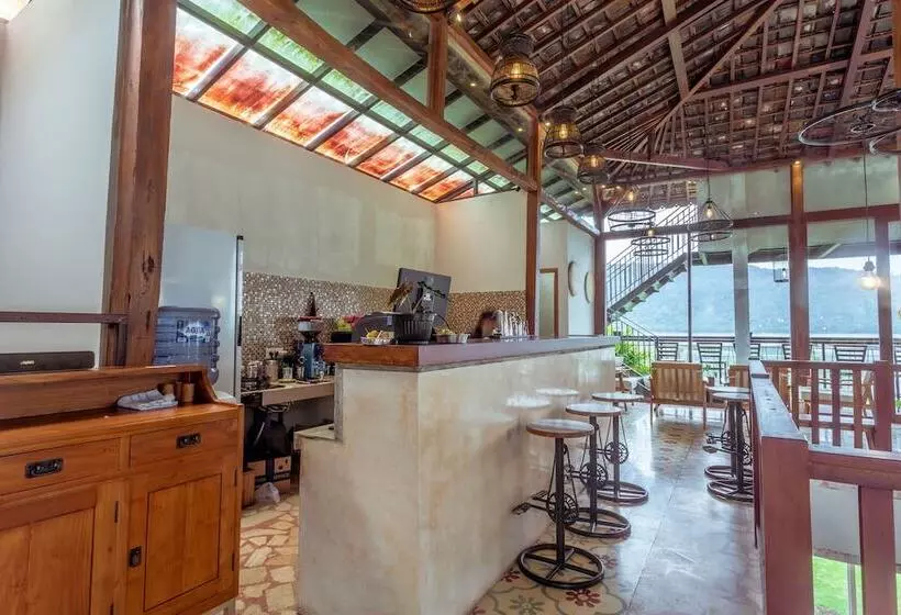 ペンション The Joglo Beratan