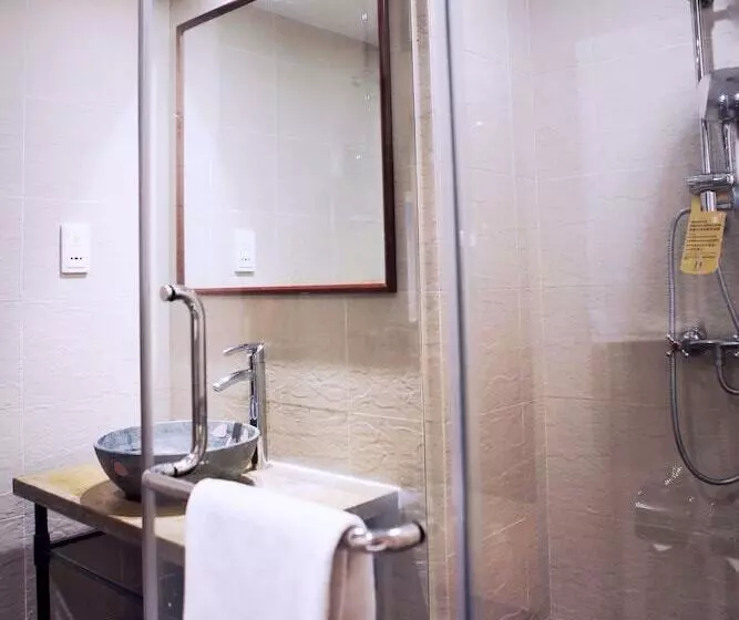 هتل Butterfly On Wellington, Central