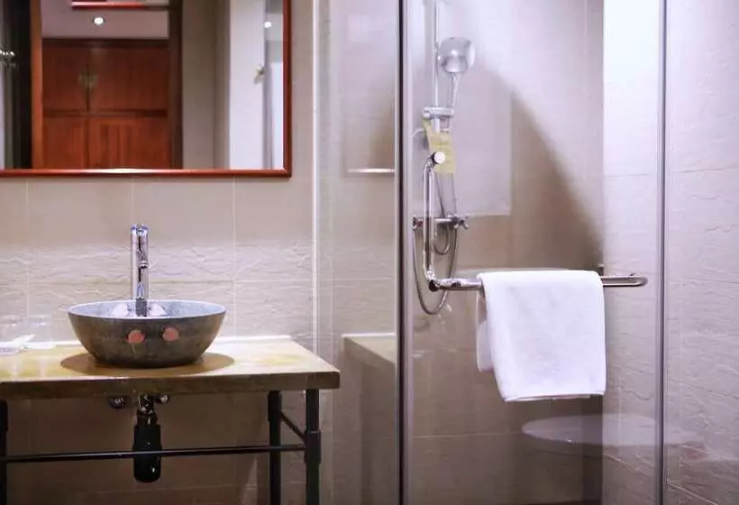 هتل Butterfly On Wellington, Central