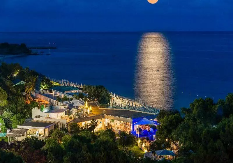 ホテル Forte Village Resort  Villa Del Parco & Spa