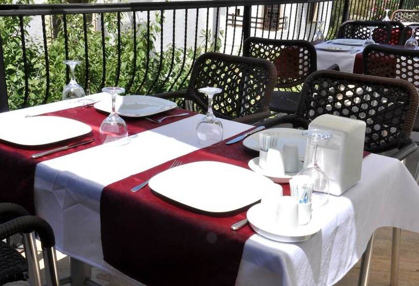 Hotel Gloria Tibi Jarra