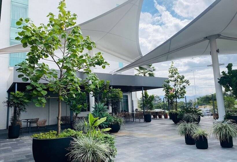 בית מלון כפרי Holiday Inn Express Guadalajara Iteso, An Ihg