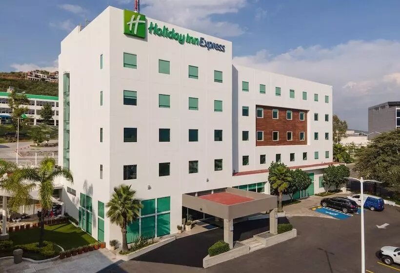 Отель Holiday Inn Express Guadalajara Iteso, An Ihg