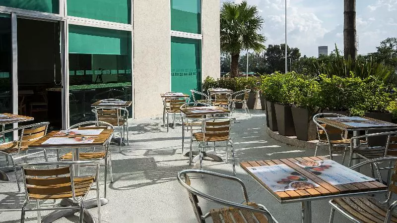 Отель Holiday Inn Express Guadalajara Iteso, An Ihg