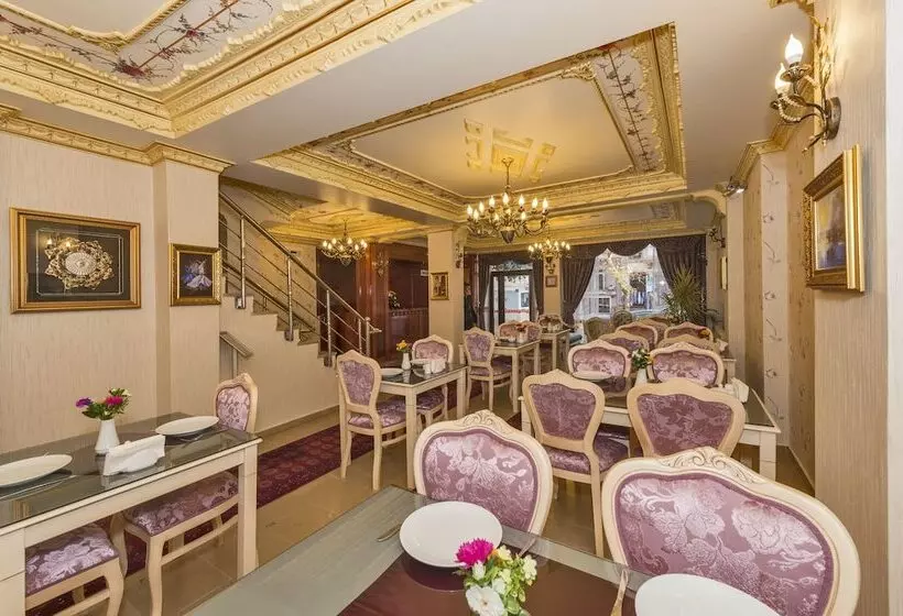 هتل Istanbul Holiday