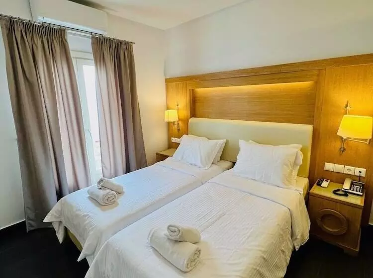 ホテル Matogianni