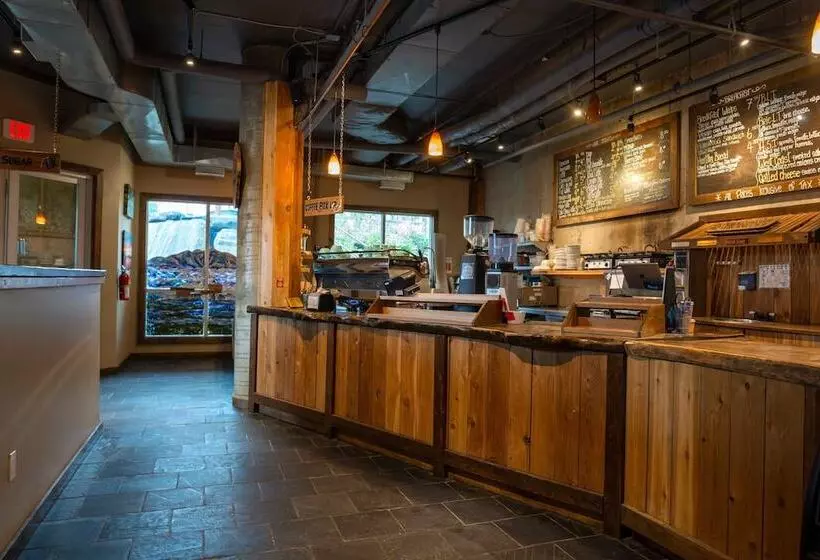 Sutton Place Hotel Revelstoke Mountain Resort